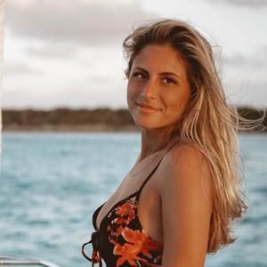 Meet your Posher, Genevièeve